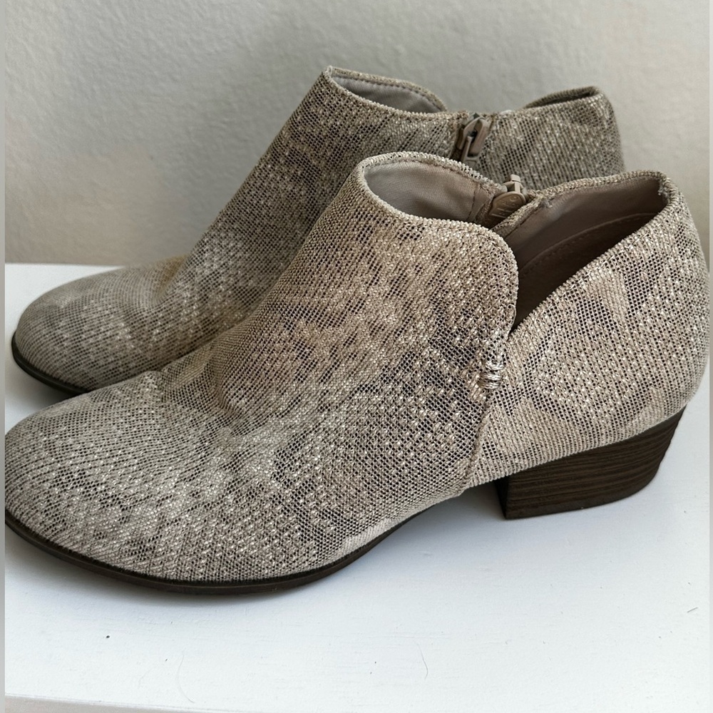 Size 6.5 Used Snake Print Ankle Boots Womens Astonishing Cream Almond Toe Boot - Picture 4 of 6